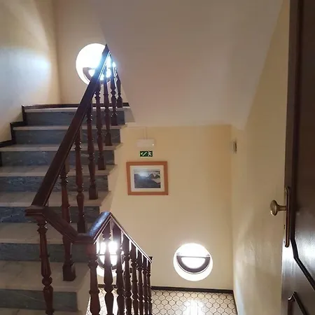 Yaholidays Πανσιόν *