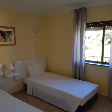 Yaholidays Πανσιόν *