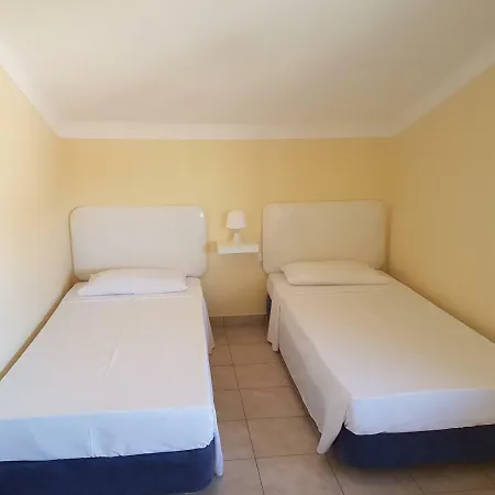 Πανσιόν Yaholidays *