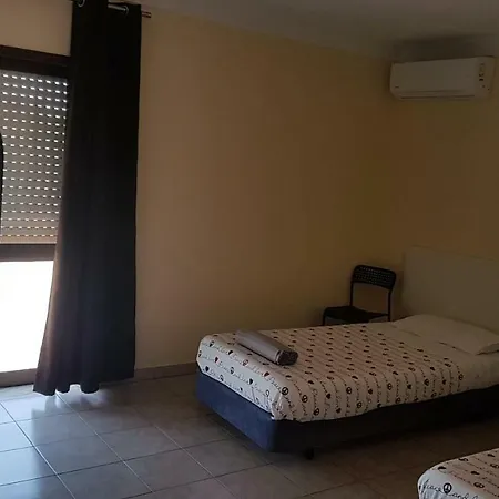 Yaholidays Πανσιόν *